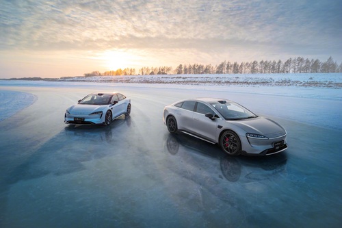 The Rise of Sustainable Mobility: How Electric Vehicles and Green Tech Are Reshaping the Auto Indust